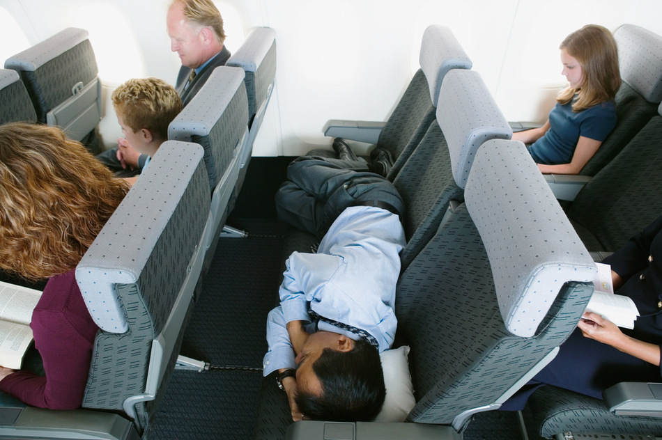 Для самолетов придумали аналог кроватей из плацкартных вагонов