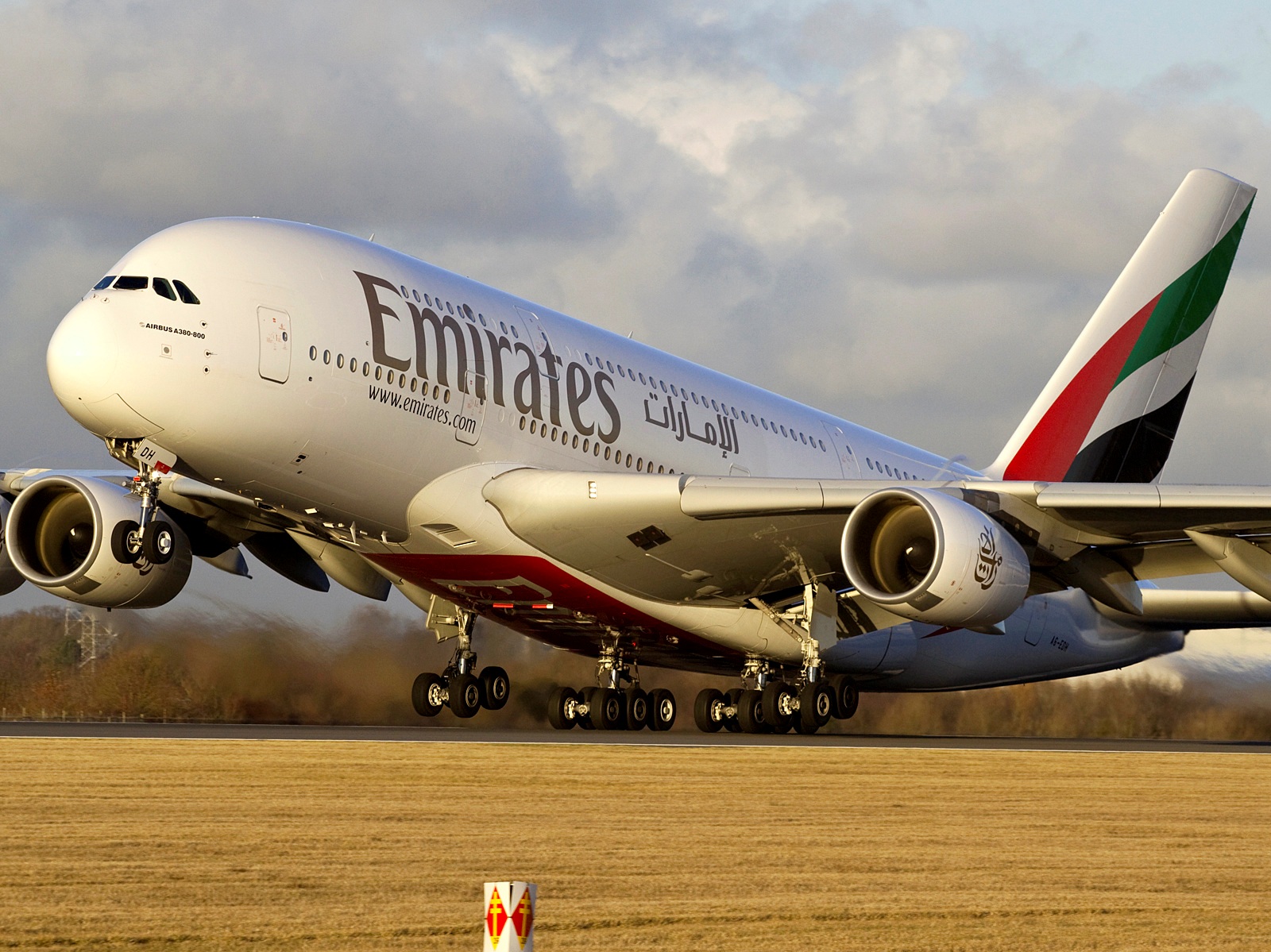 Двухпалубный Airbus Emirates побил рекорд по количеству кресел