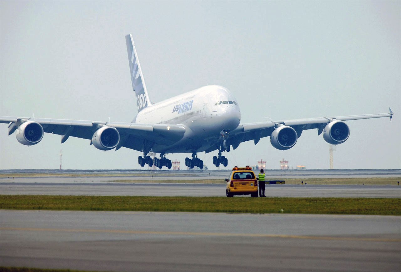 Кому принадлежит самый дорогой Airbus A380?