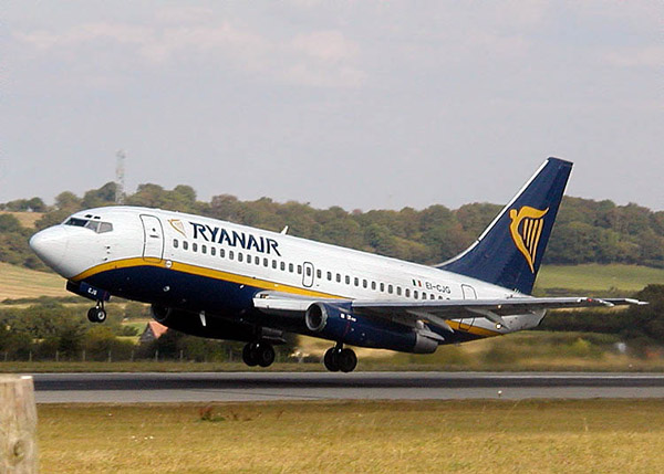 Ryanair открывает маршрут Рига-Манчестер и распродает билеты по 9 латов